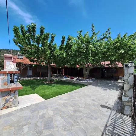 Апартаменты Studios Platanes Скала-Марион