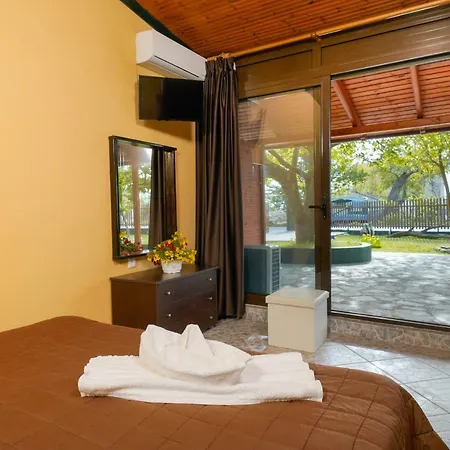 Studios Platanes Апартаменты